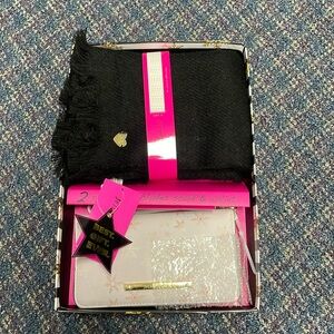 NWT BETSEY JOHNSON BLACK/MULTI9 SCARF/WALLET BOXED SET -BG300SXT